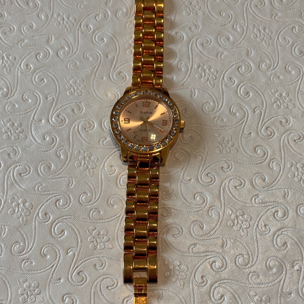 Luxurious Gold Women's Watch with Crystal Detailing